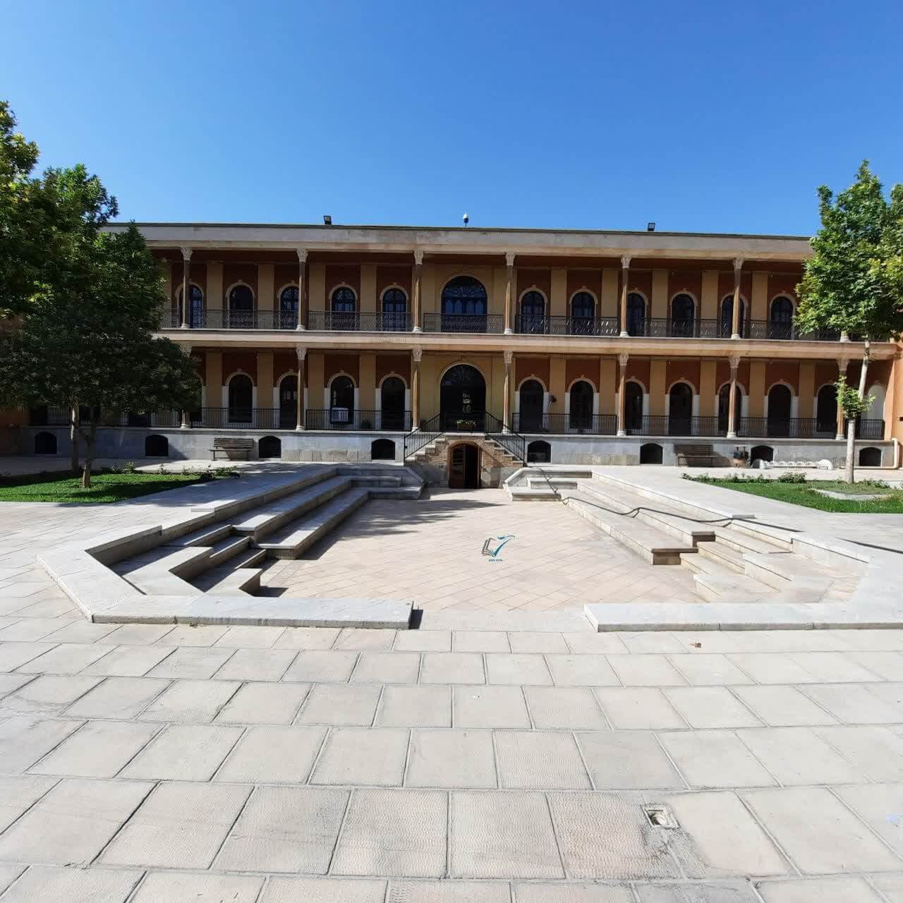 مدرسه فرانسوی ها در محله جلفای اصفهان